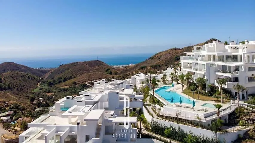 Luxury Penthouse Rooftop Pool Jacuzzi Ocean Views Palo Alto Marbella Охен
