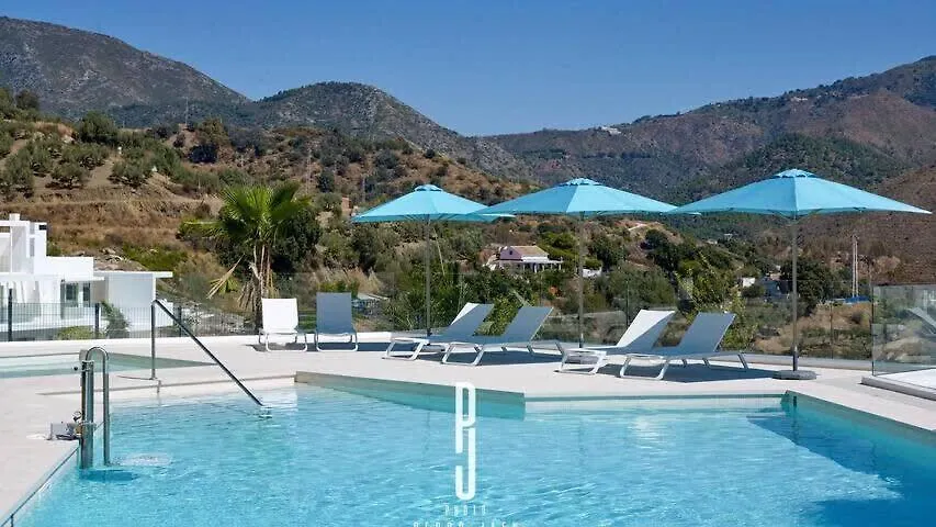 Апартаменты Luxury Penthouse Rooftop Pool Jacuzzi Ocean Views Palo Alto Marbella Охен