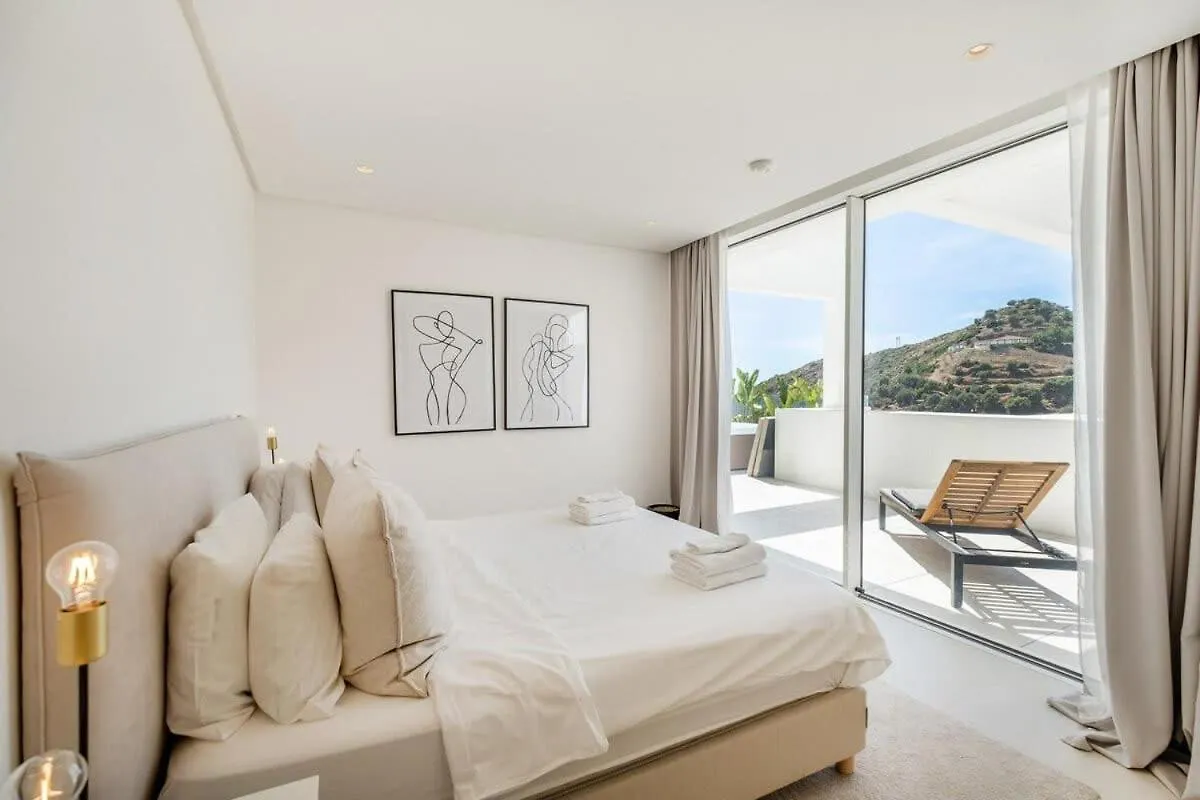 Апартаменты Luxury Penthouse Rooftop Pool Jacuzzi Ocean Views Palo Alto Marbella Охен Испания