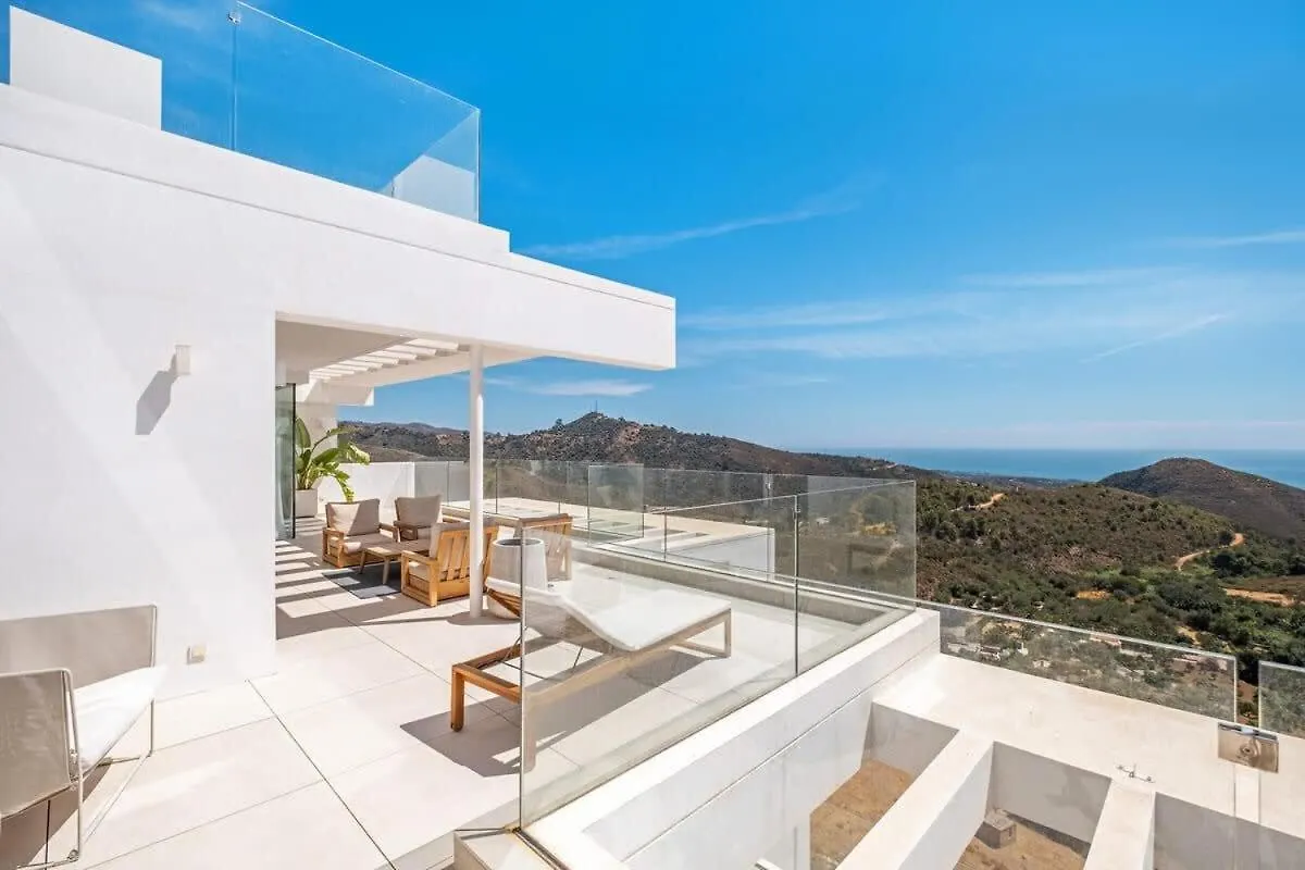 Luxury Penthouse Rooftop Pool Jacuzzi Ocean Views Palo Alto Marbella Ojen 0*,  Spain