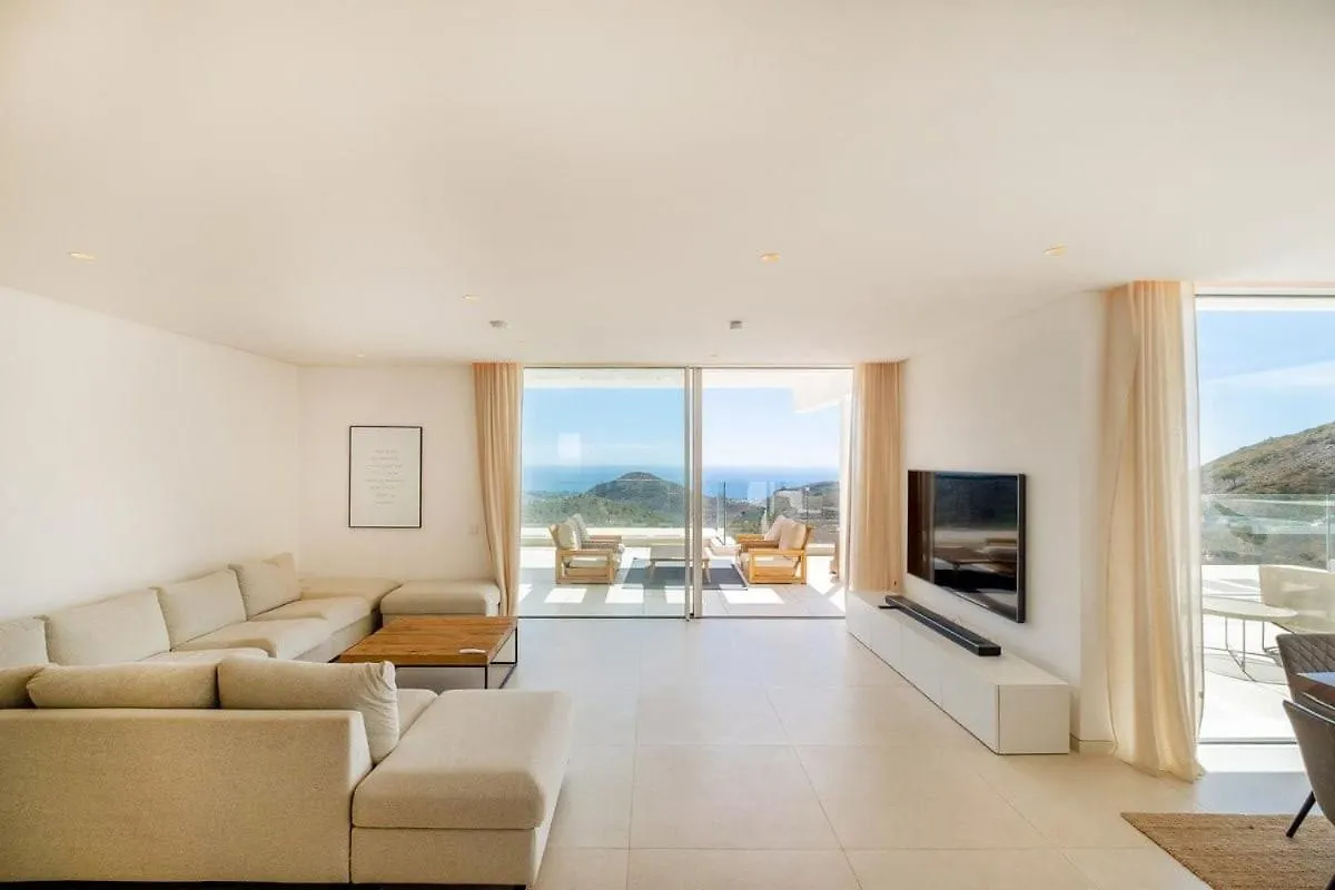 Апартаменты Luxury Penthouse Rooftop Pool Jacuzzi Ocean Views Palo Alto Marbella Охен