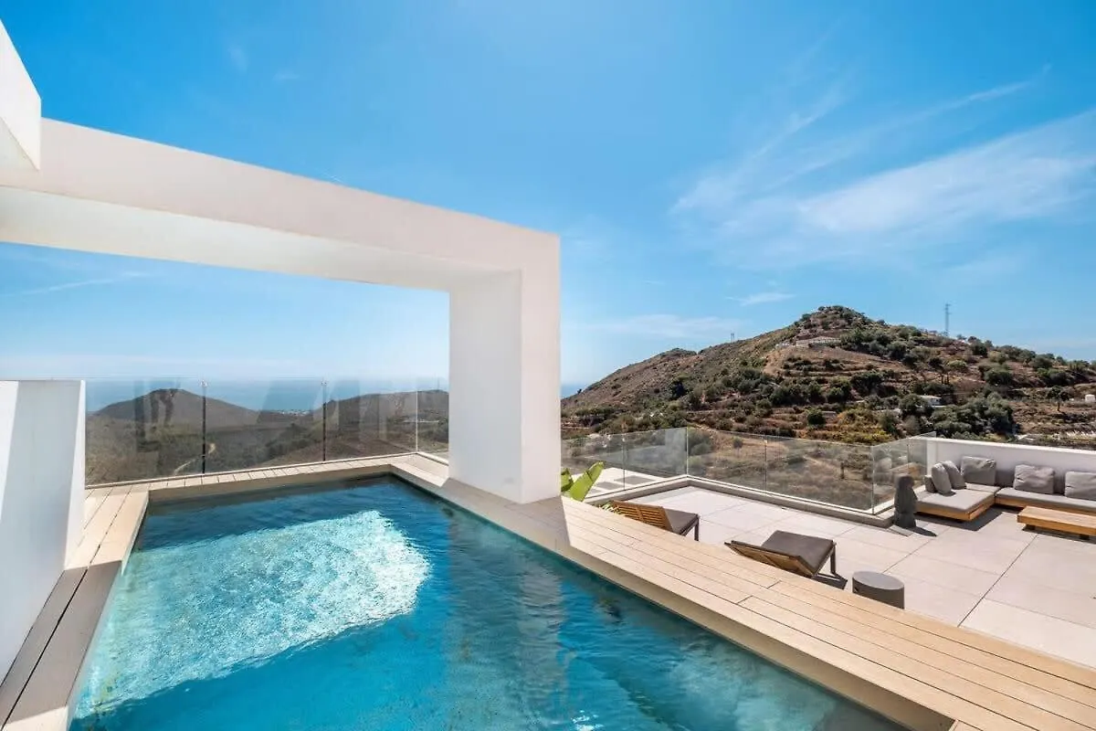 Апартаменты Luxury Penthouse Rooftop Pool Jacuzzi Ocean Views Palo Alto Marbella Охен Испания