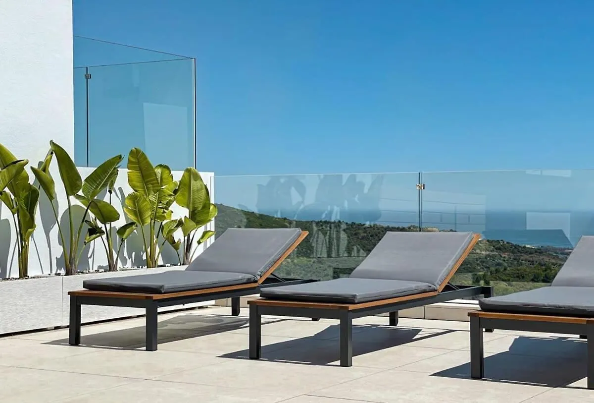 Апартаменты Luxury Penthouse Rooftop Pool Jacuzzi Ocean Views Palo Alto Marbella Охен